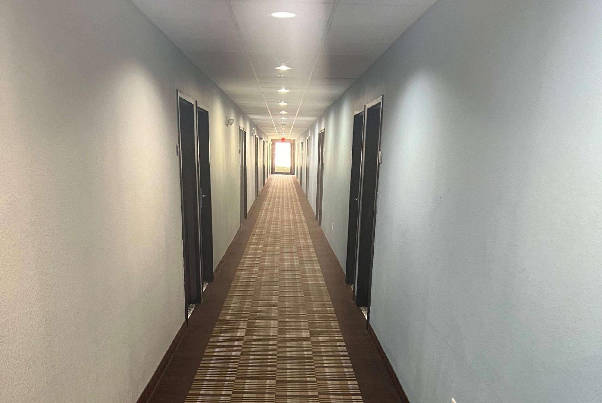 Days Inn By Wyndham Alva Exterior photo